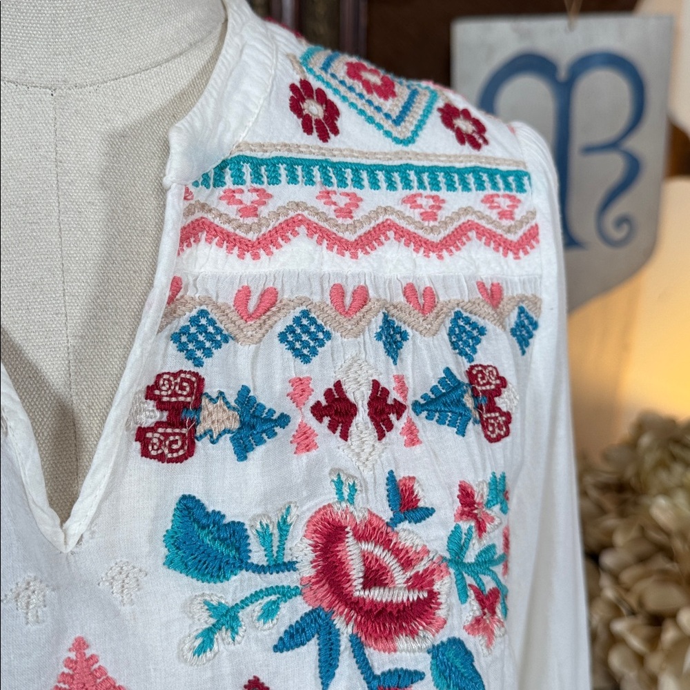 Johnny Was White Blouse with Red and Blue Embroidery - Picture 3 of 7